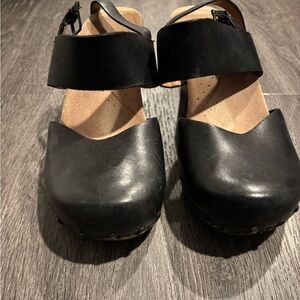 Dansko Thea Black Leather Women's Clog Sandals, Size 40